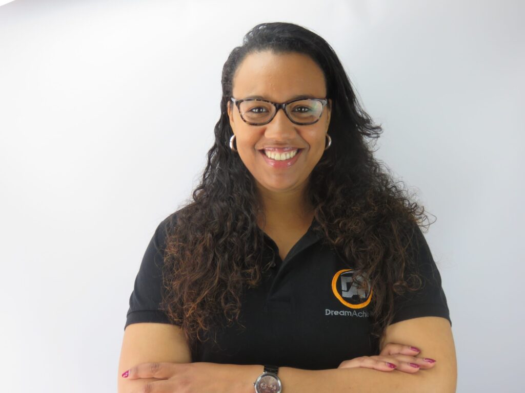 Nadia-Tavares-scaled-1.jpg